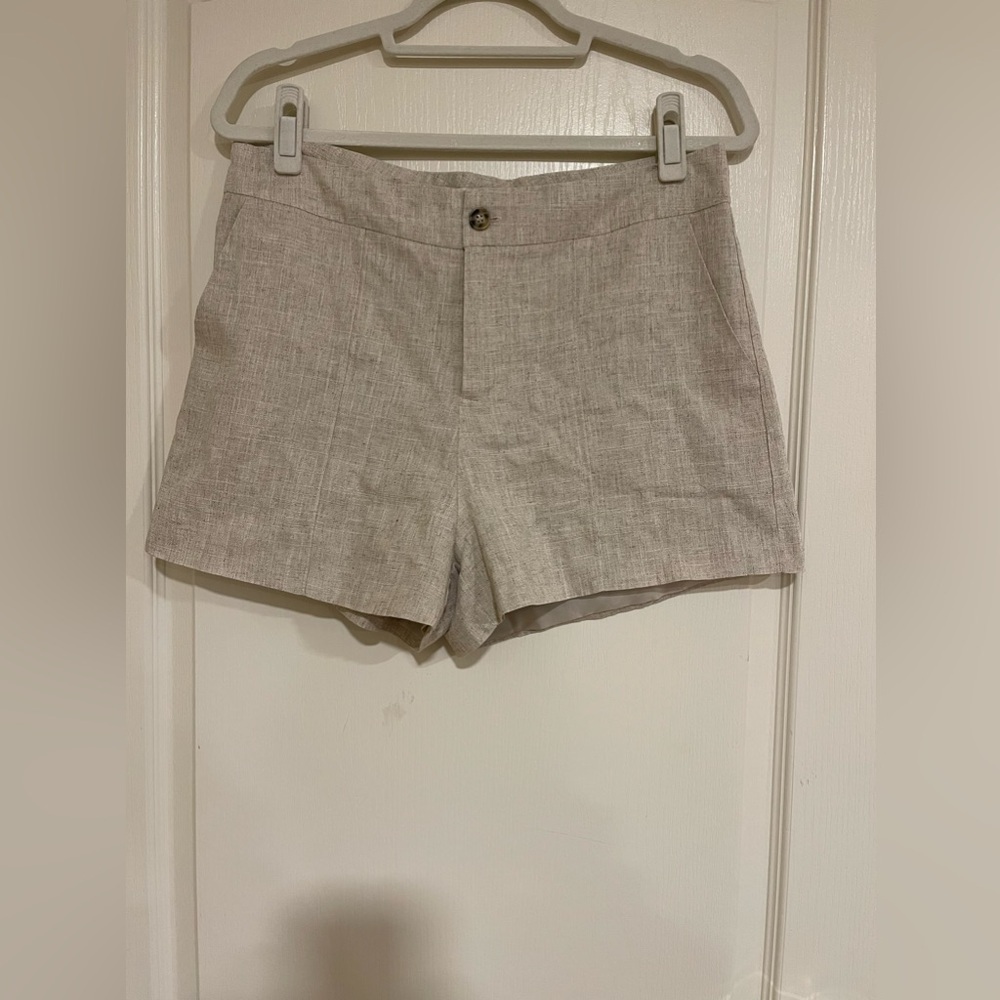 NWOT Edit by Nine beige shorts​​